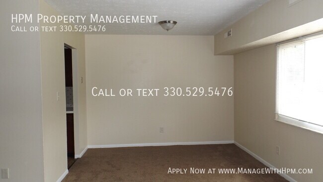 Building Photo - 841 SilverMeadow 102-
