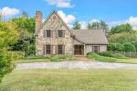 Building Photo - 2016 Rivergate Dr