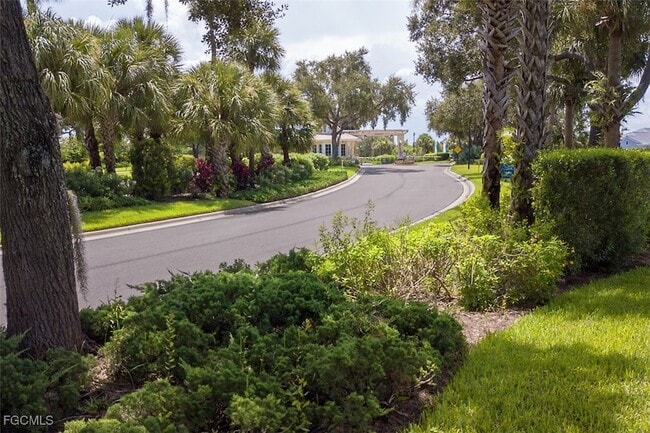 Building Photo - 3211 Cottonwood Bend