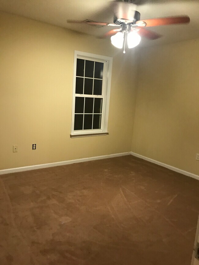 Building Photo - 5606 Landings Pkwy