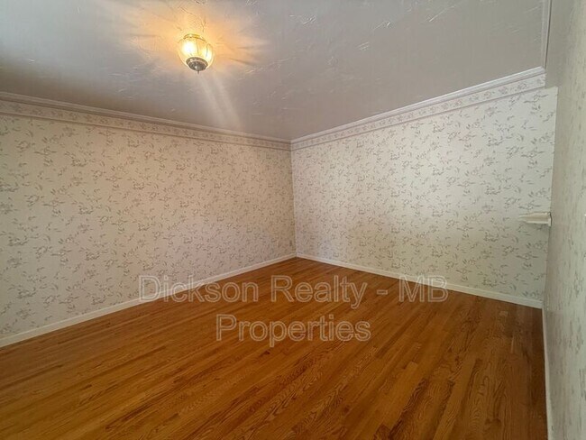 Building Photo - 2845 Glenwood Ct