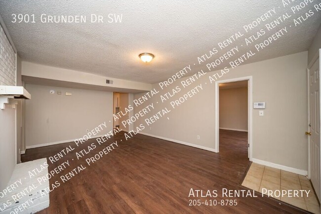 Building Photo - 3901 Grunden Dr SW