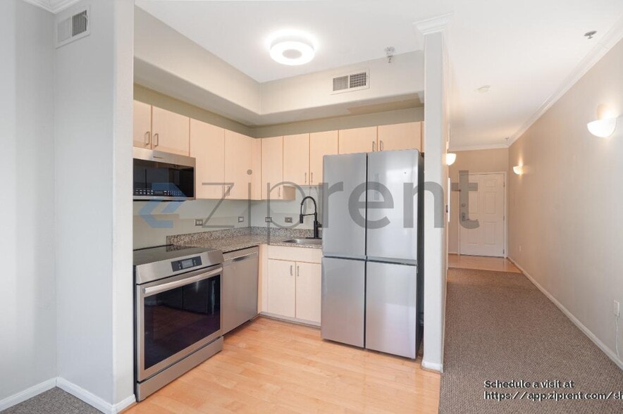 Building Photo - 1643 Sixth Ave