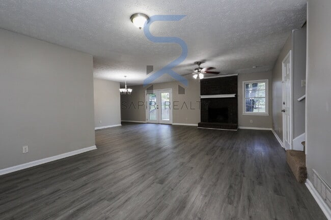 Building Photo - Move in before October 15th and get a $250...