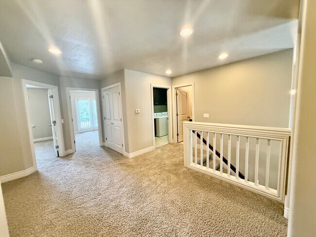 Building Photo - 2034 E 4500 S