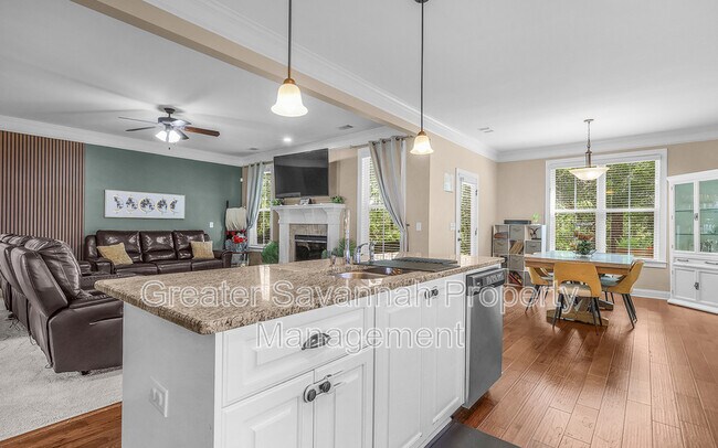 Building Photo - 113 Greystone Dr