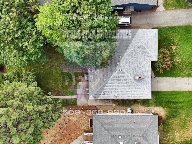 Building Photo - South Hill 3 bed/1 bath rancher with primo...
