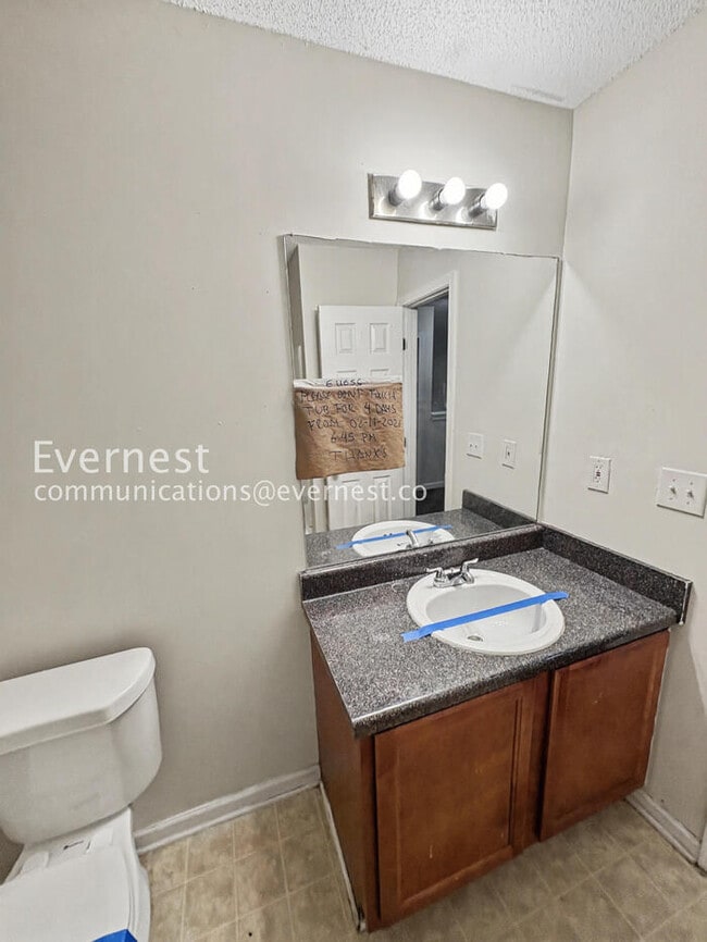 Building Photo - PROMO: Enjoy your 2nd month rent-free rent when you sign the lease today! 3 Bed, 2.5 Bath Home wi...