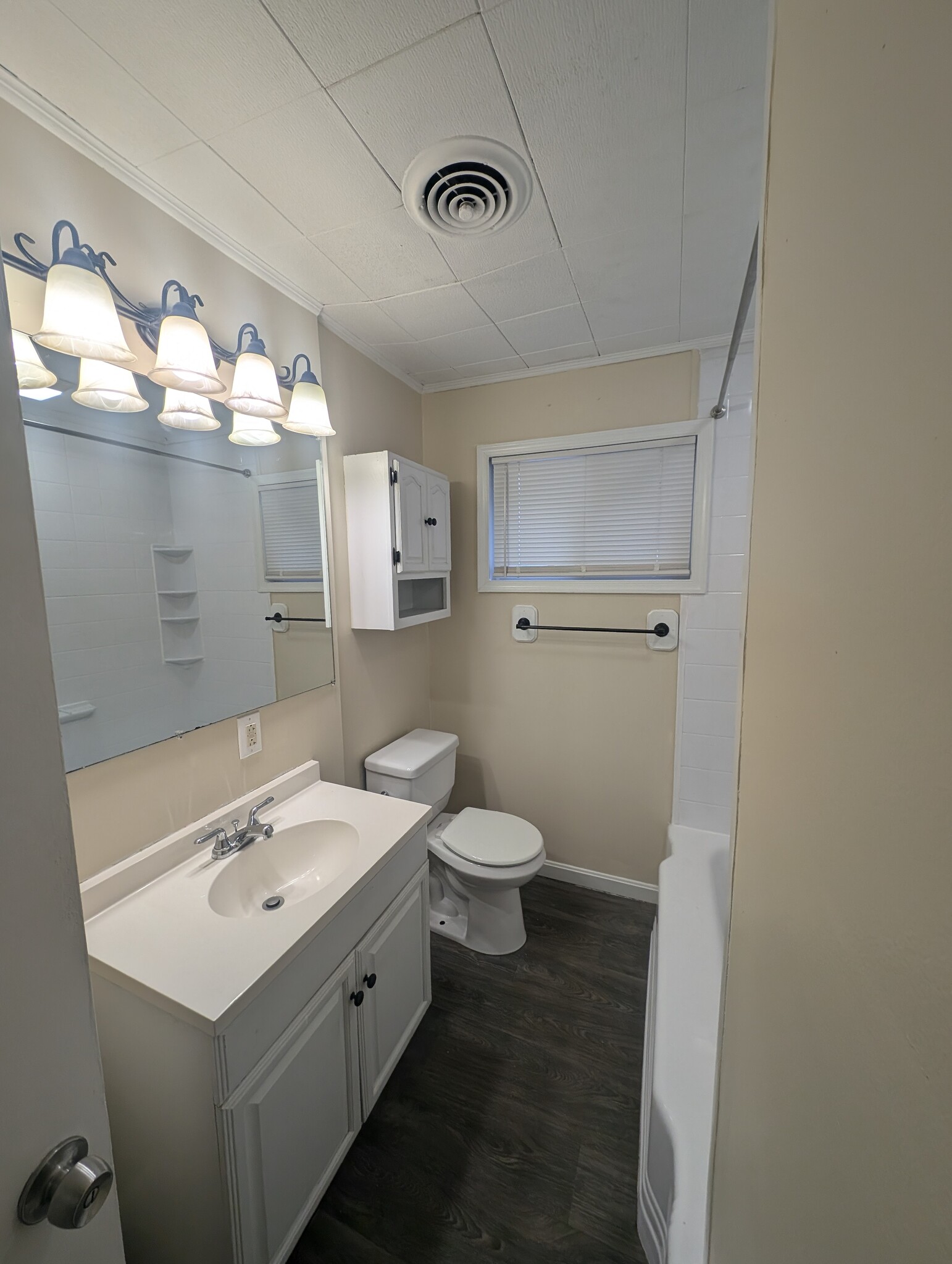 Building Photo - 645 Bottino Ln