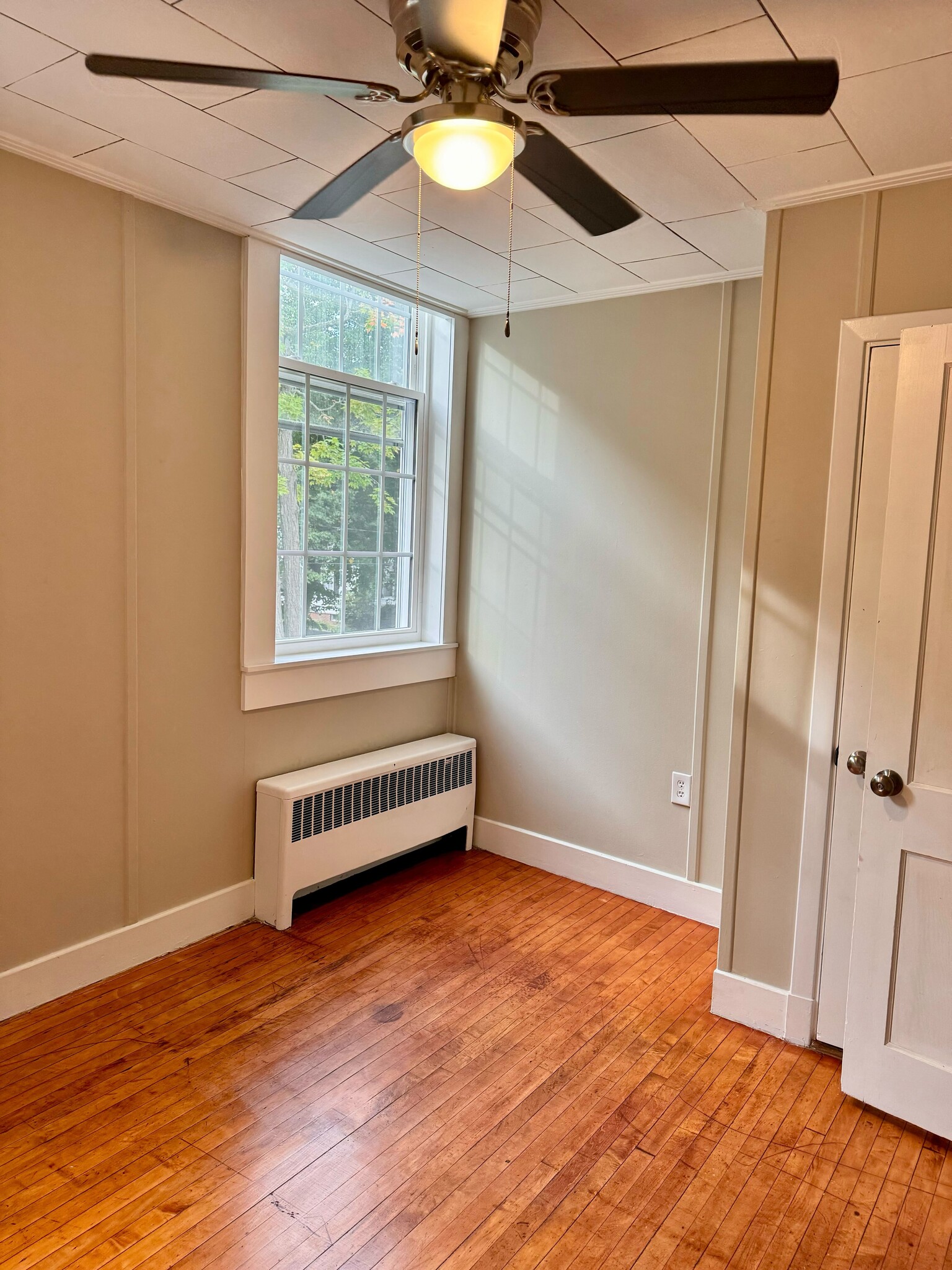 Building Photo - 40 Pond St