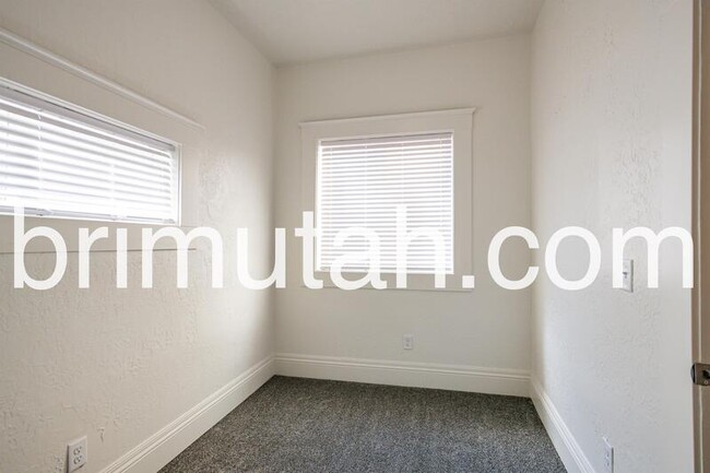Building Photo - 243 S 300 E