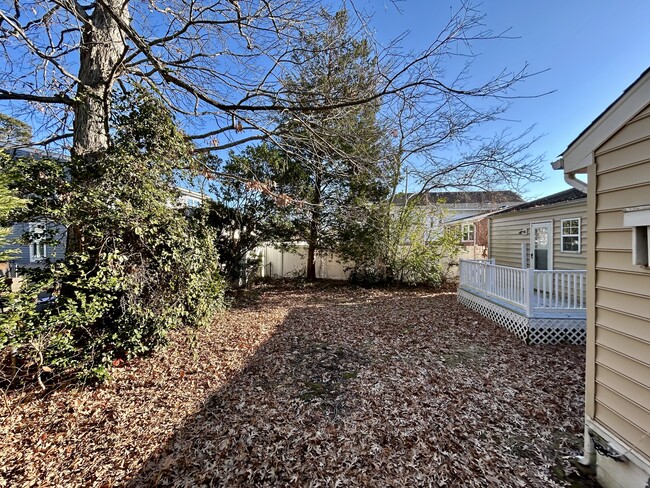 Building Photo - 845 Kennedy Ave