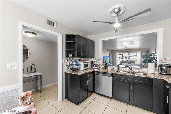 Building Photo - 1358 Derbyshire Ct