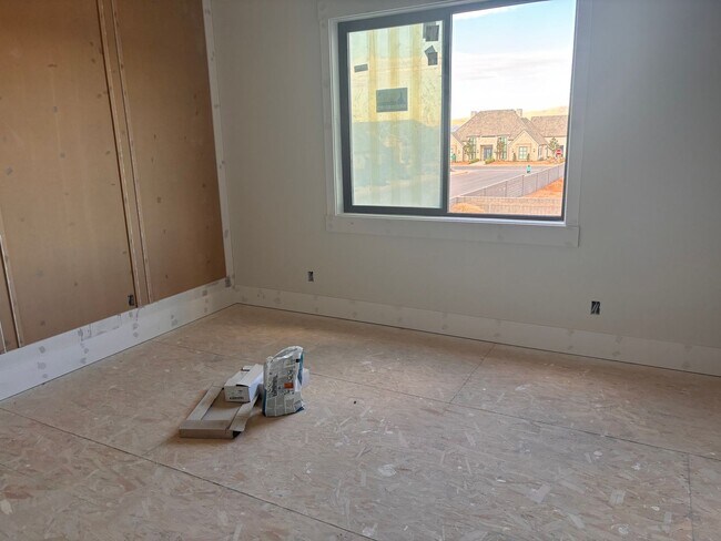 Building Photo - BRAND NEW Gorgeous 6 bed 7 bath with Pool ...