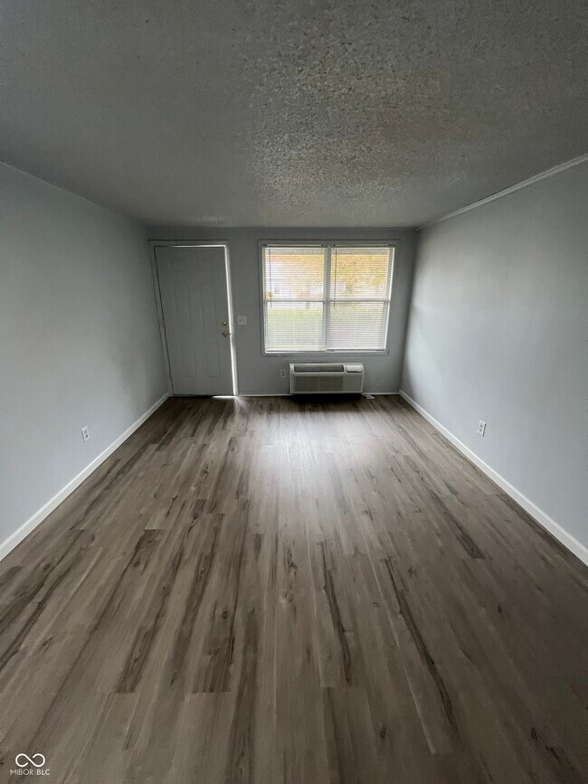 Building Photo - 2000 Indianapolis Rd