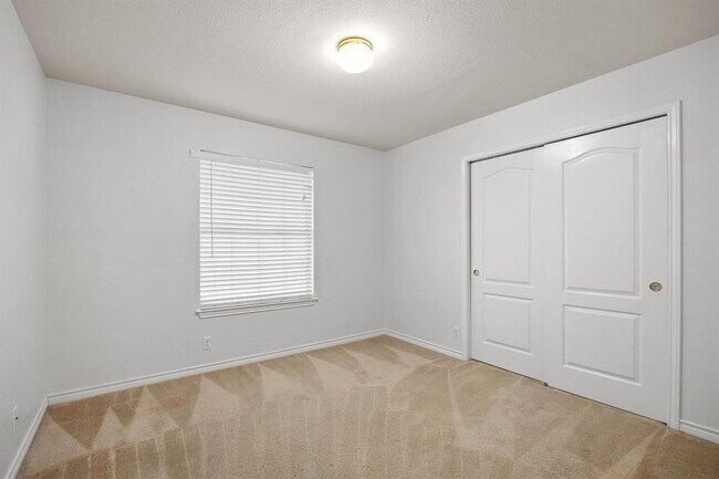 Building Photo - 8741 Lemens Spice Trail