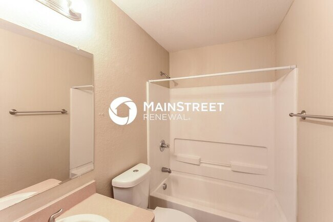 Building Photo - 5 Bedroom Pet-Friendly Home in San Antonio...