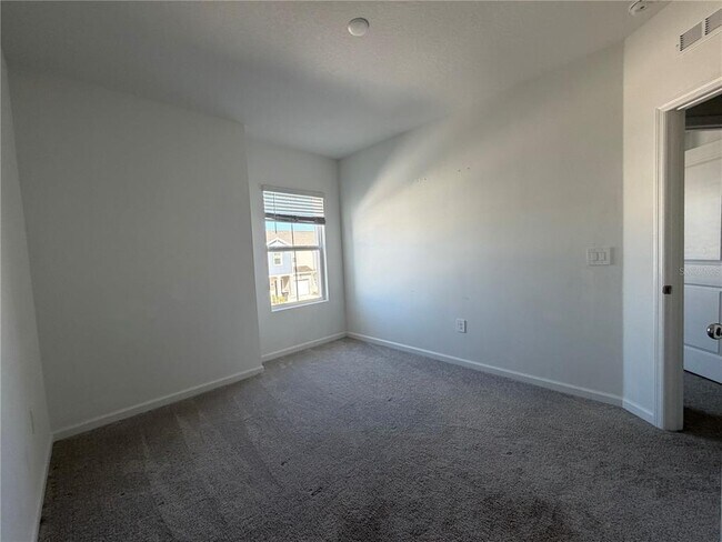 Building Photo - 2678 Skyline Lp