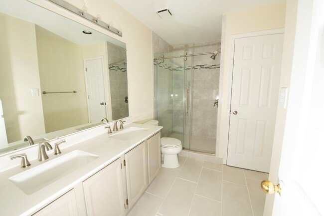 Building Photo - 7259 Swan Point Way