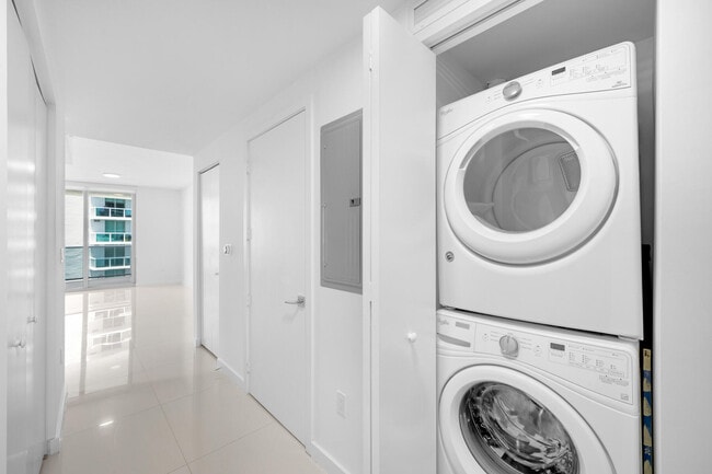 Building Photo - 488 NE 18th St