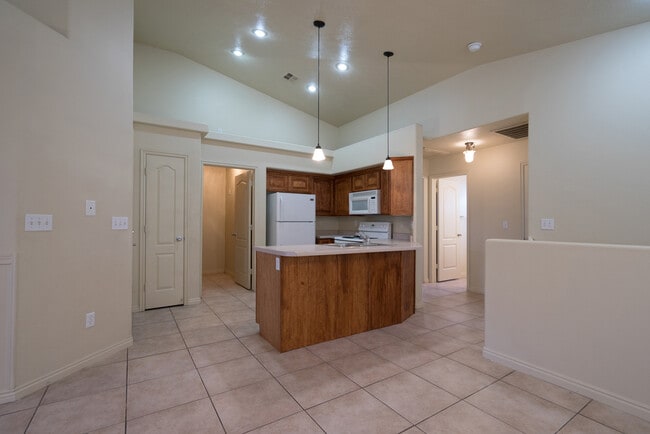 Building Photo - Five bedroom, three bath, 2,300 sq ft town...