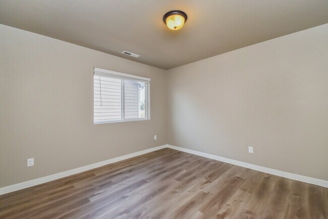 Building Photo - 7448 Cat Tail Creek Dr