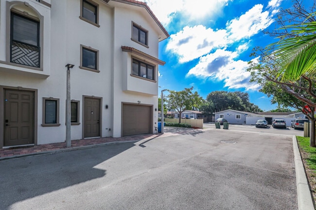 Building Photo - 456 NW 41st St