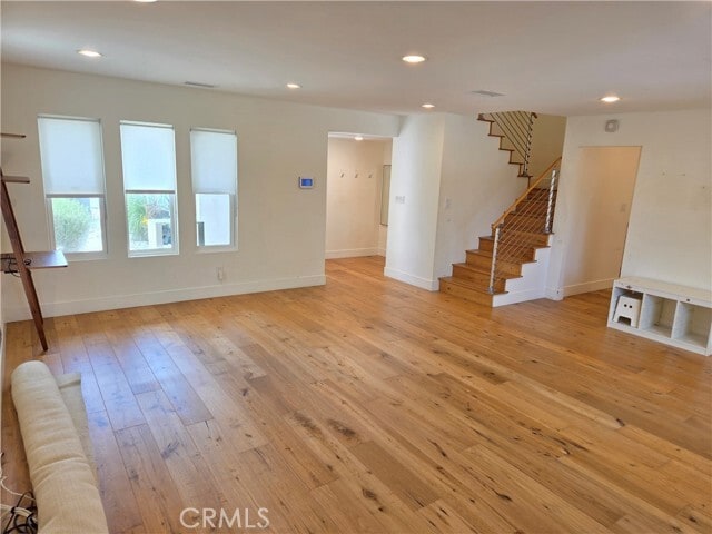 Building Photo - 20 Senisa