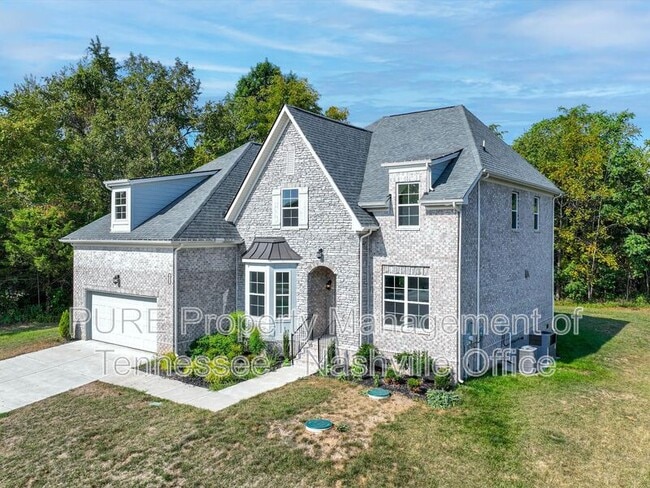 Building Photo - 631 Silva Ln
