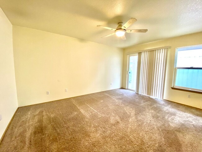 Building Photo - Beautiful New Home in Lexington Neighborho...