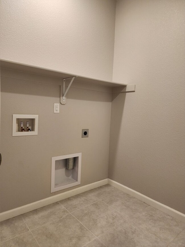 Building Photo - 3/2/2 Beautiful Home In Gardnerville Locat...