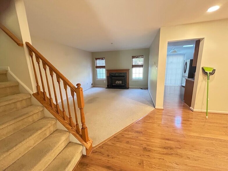 Building Photo - 2623 Virginia Ln