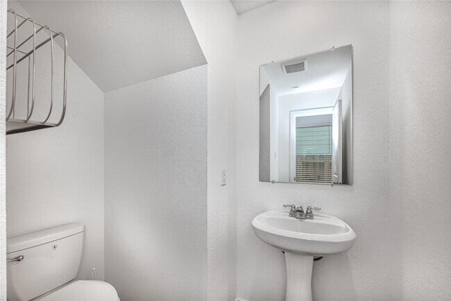 Building Photo - 21458 Carosella Dr