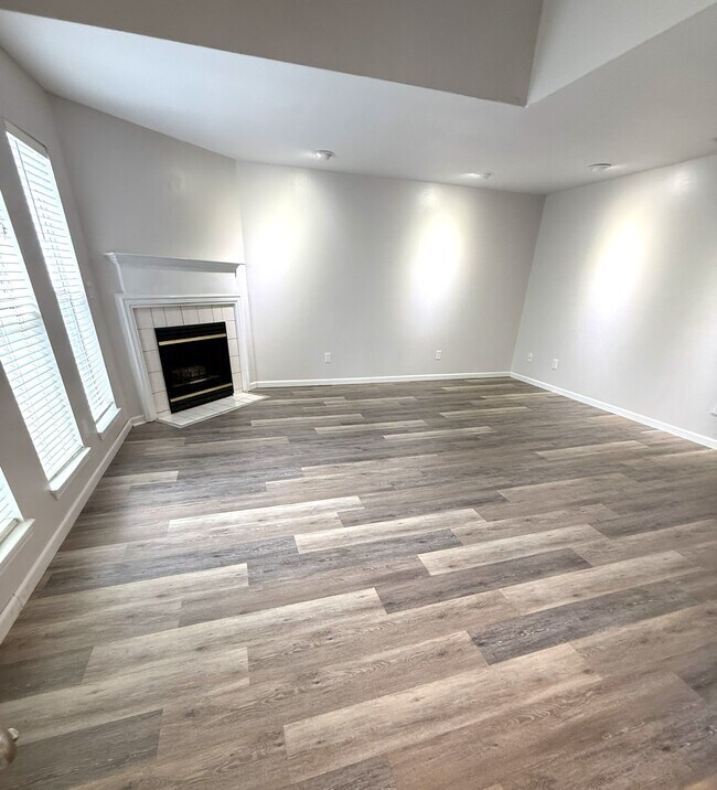 Building Photo - 4807 Summer Creek Cove
