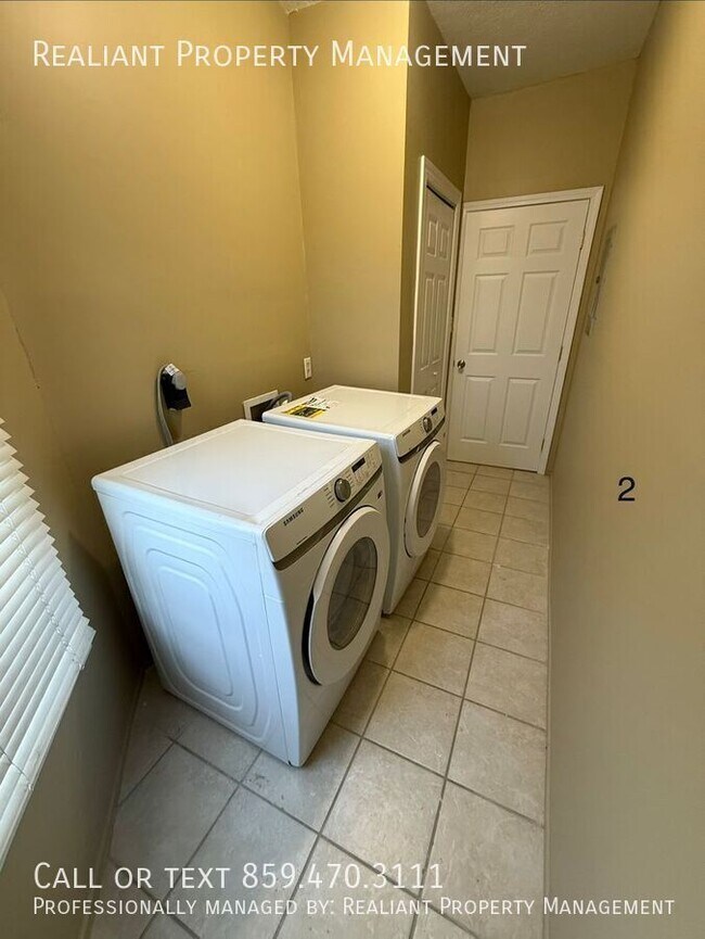 Building Photo - 711 W Maxwell St