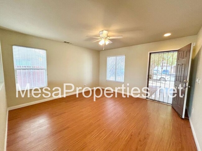 Building Photo - 14051 Yearling Ln