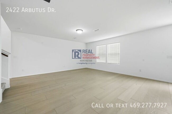 Building Photo - 2422 Arbutus Dr