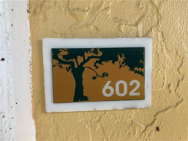 Building Photo - 5180 NE 6th Ave