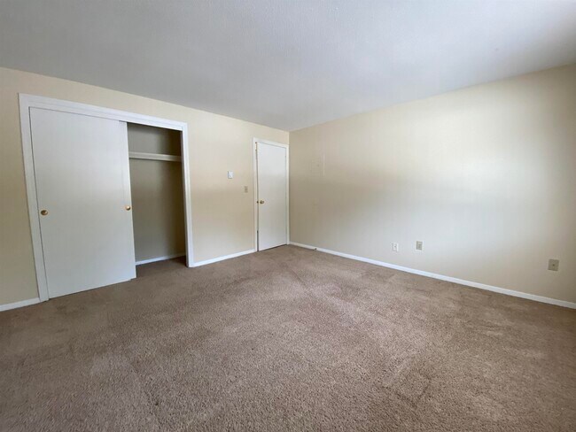 Building Photo - 99 Powers St