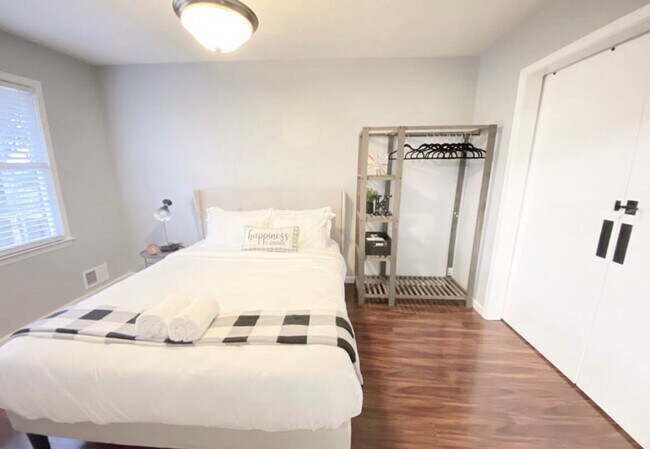 Building Photo - 175 Michael Dr