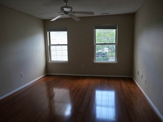 Building Photo - 709 Eagles Chase Dr