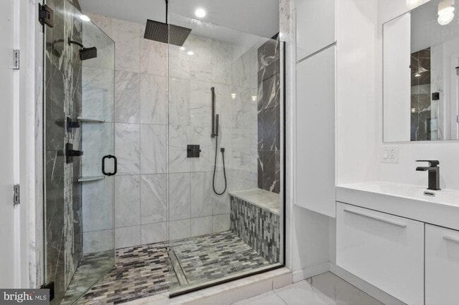 Building Photo - 3336 Salmon St