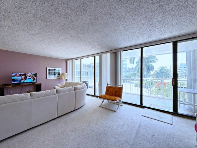 Building Photo - 3546 S Ocean Blvd