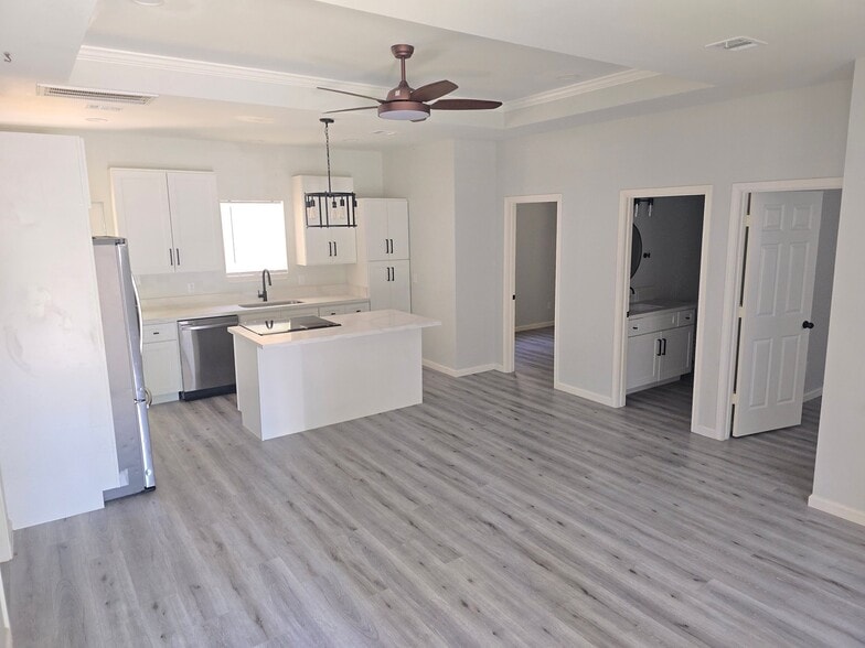 Building Photo - 132 Broken Arrow