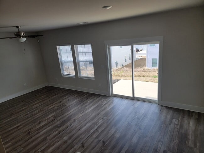 Building Photo - 123 Ted Dr