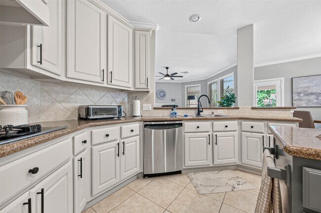 Building Photo - 27 E Shale Creek Cir