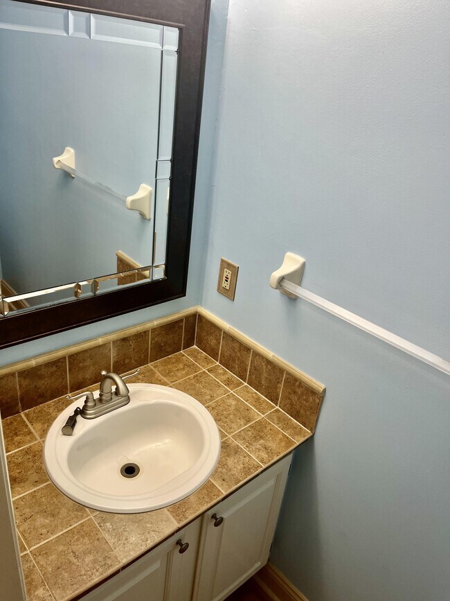 Building Photo - 9727 SW 52 Ln