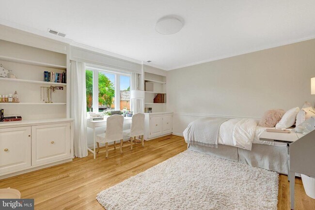 Building Photo - 6305 Dunaway Ct