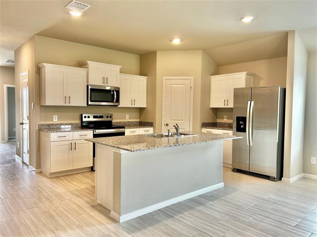 Building Photo - 16432 Severn Ln