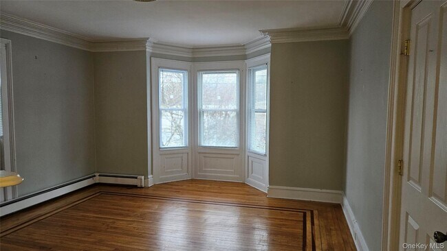 Building Photo - 192 Main St